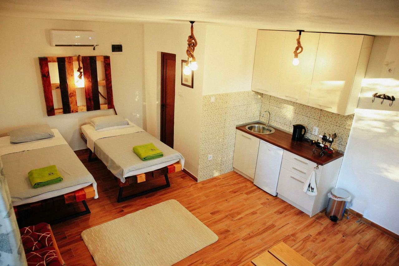 Donkey Farm Martinici - Farma Magaraca Martinici Bed & Breakfast Danilovgrad Dış mekan fotoğraf
